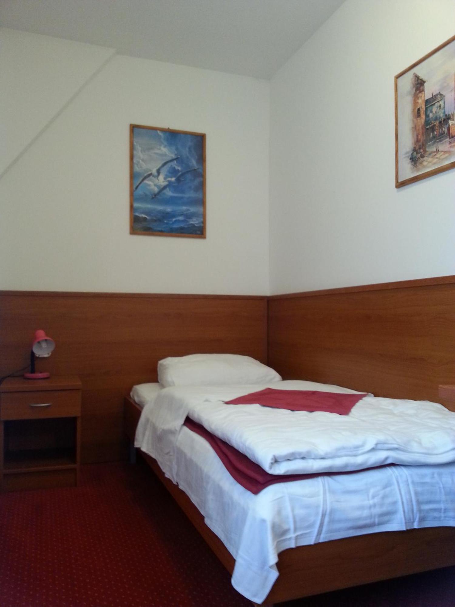 Hotel Mirni Kutak Otocsán Szoba fotó