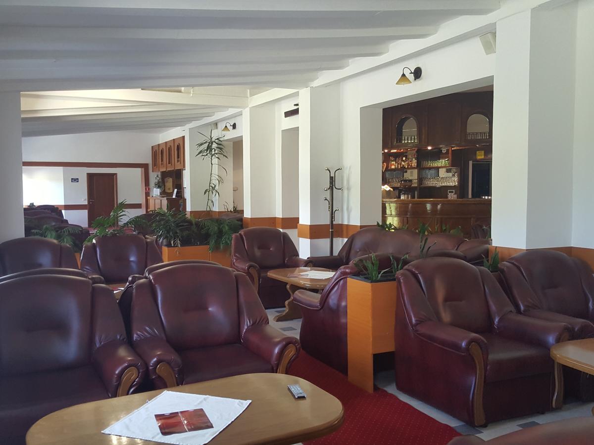 Hotel Mirni Kutak Otocsán Kültér fotó
