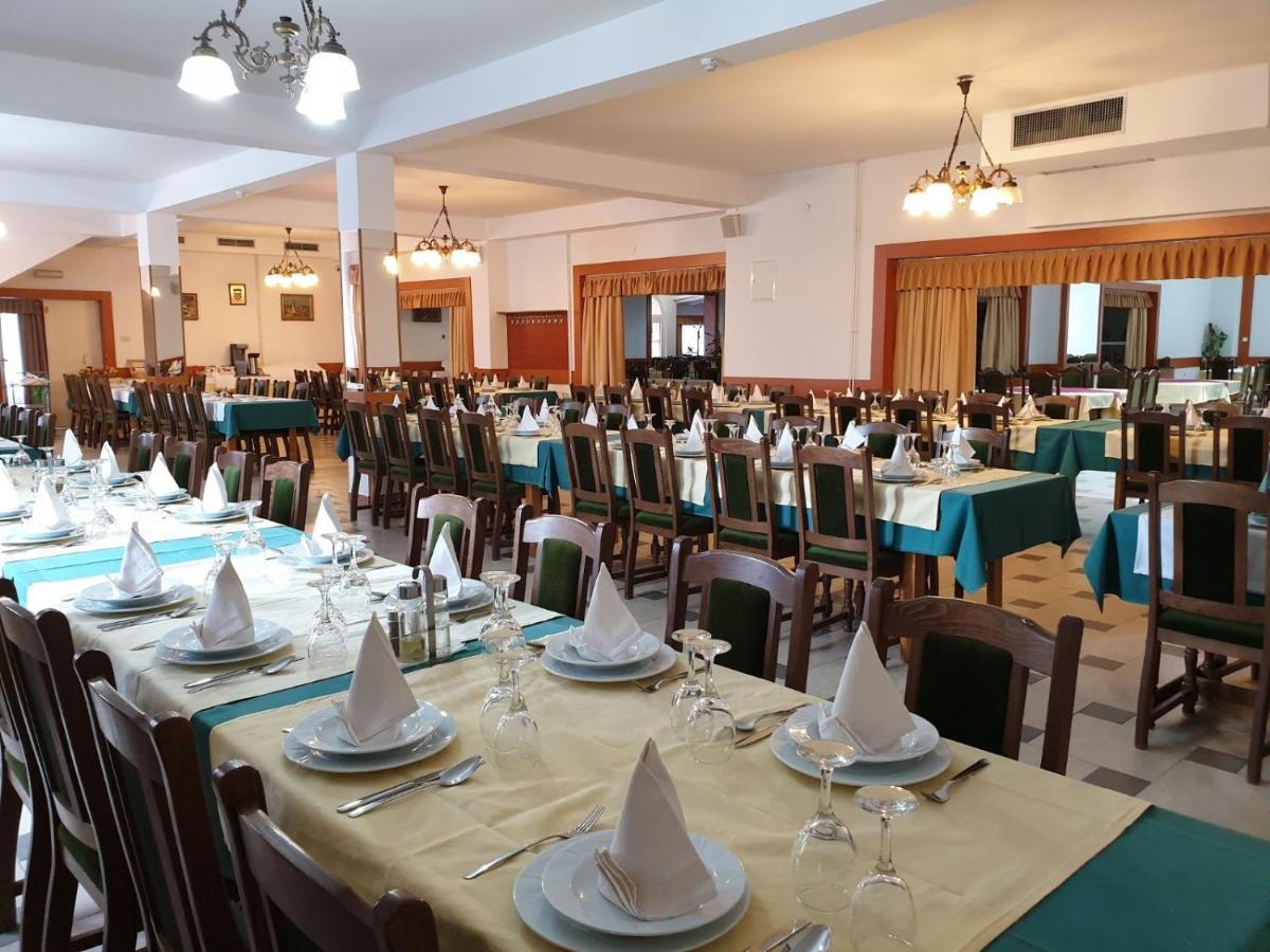 Hotel Mirni Kutak Otocsán Kültér fotó